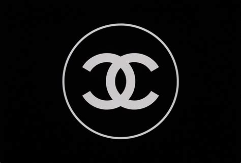 chanel 2.55 cc logo.